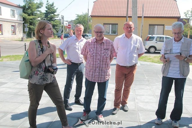 Ostrołęka: Nowe chodniki i parking przy Prądzyńskiego i Inwalidów Wojennych [03.08.2015] - zdjęcie #28 - eOstroleka.pl