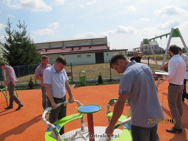 Rzekuń: Nowy plac zabaw przy Przedszkolu Samorządowym [27.08.2015] - zdjęcie #1 - eOstroleka.pl