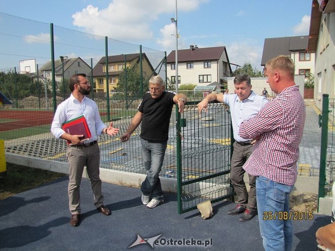 Rzekuń: Nowy plac zabaw przy Przedszkolu Samorządowym [27.08.2015] - zdjęcie #4 - eOstroleka.pl