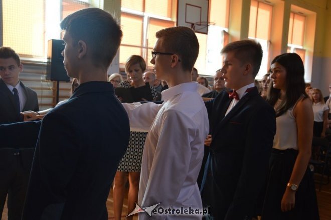 Rozpoczęcie roku szkolnego w II Liceum Ogólnokształcącym im. C.K. Norwida w Ostrołęce [01.09.2015] - zdjęcie #44 - eOstroleka.pl