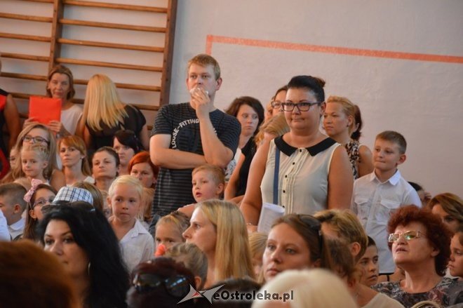Rozpoczęcie roku szkolnego w Szkole Podstawowej nr 5 w Ostrołęce [01.09.2015] - zdjęcie #13 - eOstroleka.pl