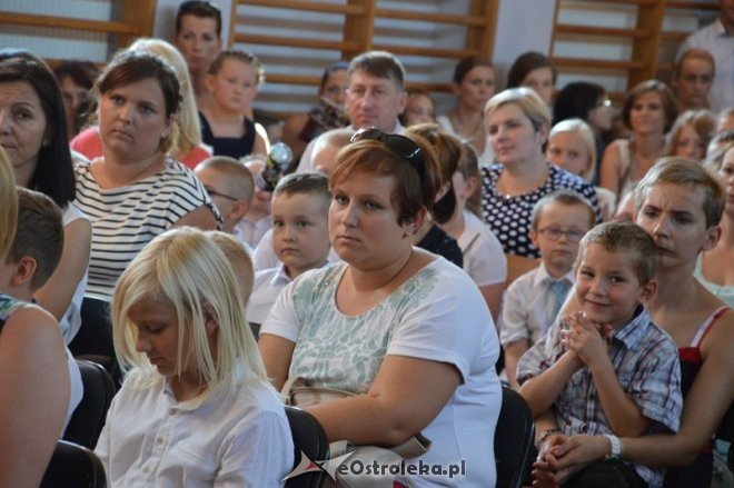 Rozpoczęcie roku szkolnego w Szkole Podstawowej nr 5 w Ostrołęce [01.09.2015] - zdjęcie #23 - eOstroleka.pl