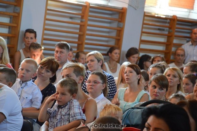 Rozpoczęcie roku szkolnego w Szkole Podstawowej nr 5 w Ostrołęce [01.09.2015] - zdjęcie #34 - eOstroleka.pl