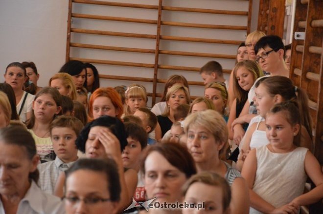 Rozpoczęcie roku szkolnego w Szkole Podstawowej nr 5 w Ostrołęce [01.09.2015] - zdjęcie #36 - eOstroleka.pl