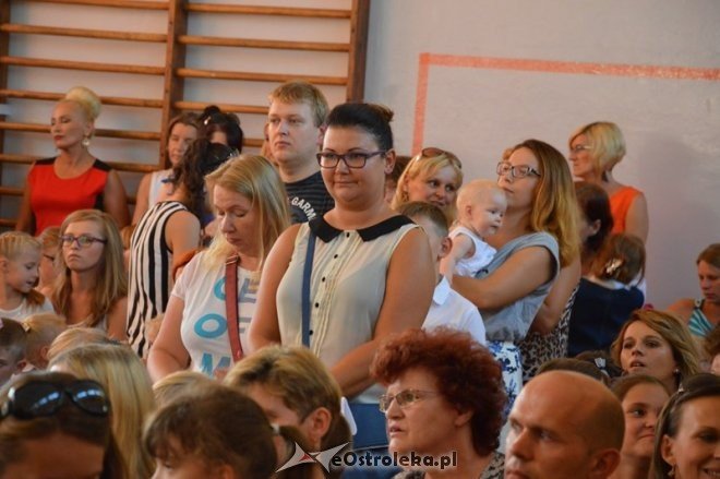 Rozpoczęcie roku szkolnego w Szkole Podstawowej nr 5 w Ostrołęce [01.09.2015] - zdjęcie #54 - eOstroleka.pl