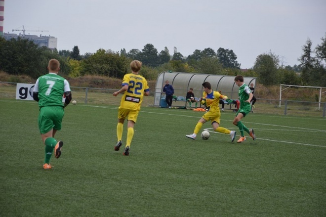 Liga wojewódzka juniorów: Korona Ostrołęka - Żyrardowianka [12.09.2015] - zdjęcie #12 - eOstroleka.pl