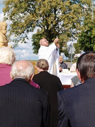 Uroczyste poświęcenie figury św. Franciszka w Todzi [16.09.2015] - zdjęcie #26 - eOstroleka.pl