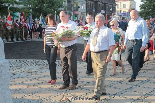 Ostrołęczanie uczcili pamięć ofiar II Wojny Światowej w 76. rocznicę zbrojnej agresji sowietów na Polskę [17.09.2015] - zdjęcie #24 - eOstroleka.pl