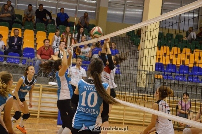 Turniej Piłki Siatkowej Kobiet o Puchar Posła Arkadiusza Czartoryskiego [18.09.2015] - zdjęcie #53 - eOstroleka.pl