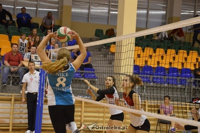 Turniej Piłki Siatkowej Kobiet o Puchar Posła Arkadiusza Czartoryskiego [18.09.2015] - zdjęcie #54 - eOstroleka.pl