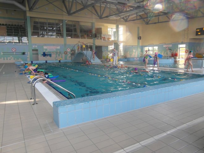 Ruszył program „Umiem Pływać” dla uczniów z Goworowa [18.09.2015] - zdjęcie #5 - eOstroleka.pl