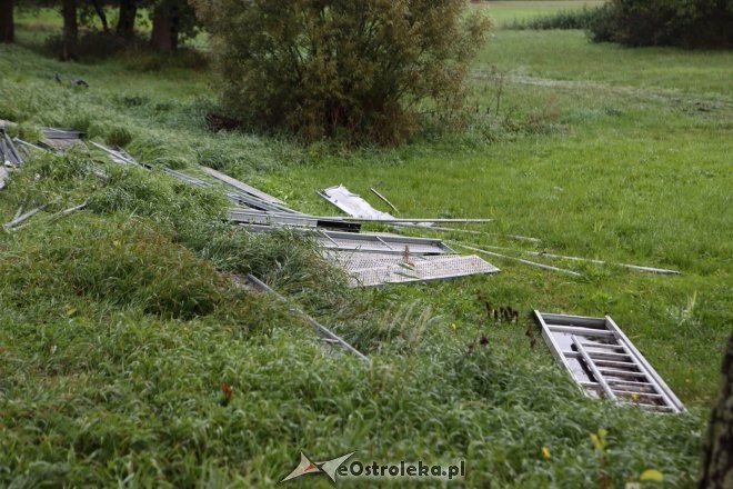 Wypadek pod Myszyńcem. Po czołowym zderzeniu opla z przyczepką DK-53 jest zablokowana [20.09.2015] - zdjęcie #6 - eOstroleka.pl