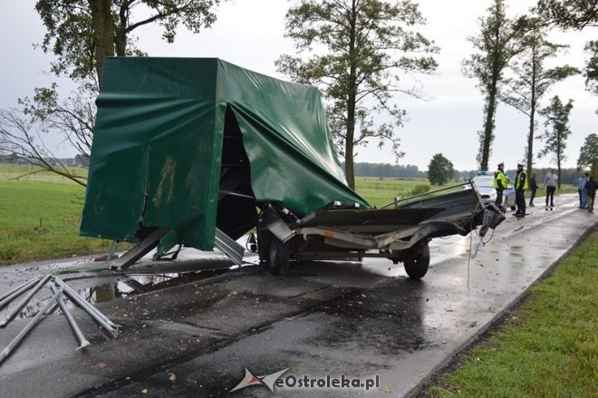 Wypadek pod Myszyńcem. Po czołowym zderzeniu opla z przyczepką DK-53 jest zablokowana [20.09.2015] - zdjęcie #18 - eOstroleka.pl