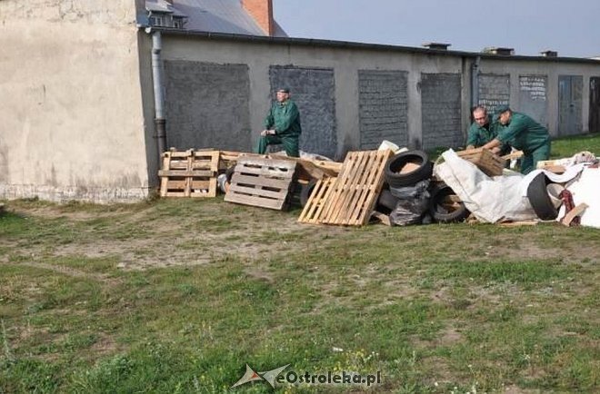 Bunt więźniów z ZK w Przytułach Starych. Strażnicy musieli użyć siły, padły strzały [24.09.2015] - zdjęcie #2 - eOstroleka.pl