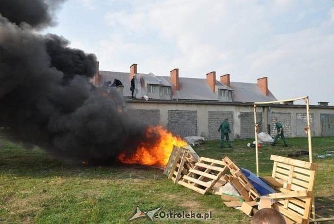 Bunt więźniów z ZK w Przytułach Starych. Strażnicy musieli użyć siły, padły strzały [24.09.2015] - zdjęcie #10 - eOstroleka.pl