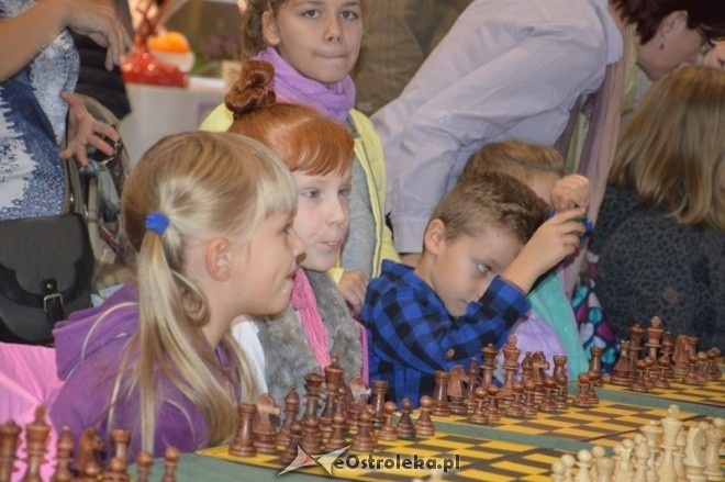 Symultana szachowa z Mistrzem Wojska Polskiego [26.09.2015] - zdjęcie #11 - eOstroleka.pl