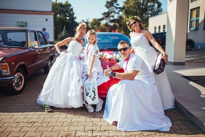 Znamy zwycięzców I Charytatywnego Biegu w Strojach Ślubnych [06.10.2015] - zdjęcie #38 - eOstroleka.pl