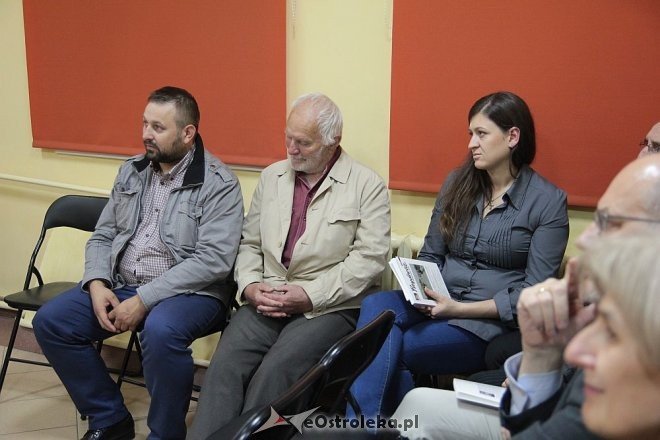 Spotkanie autorskie z Marcinem Tomczakiem w Klubie przy Studziennej [06.10.2015] - zdjęcie #29 - eOstroleka.pl