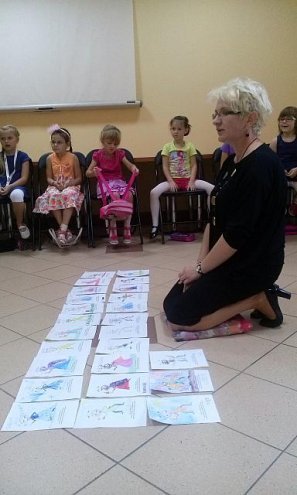 Uczniowie „dziesiątki” na spotkaniu autorskim z autorką opowiadań dla dzieci [08.10.2015] - zdjęcie #41 - eOstroleka.pl
