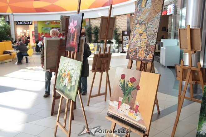 II Przegląd Twórczości Lokalnej w Galerii Bursztynowej: Malarstwo, fotografia, grafika [11.10.2015] - zdjęcie #21 - eOstroleka.pl