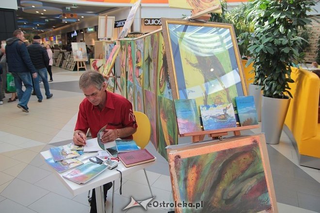 II Przegląd Twórczości Lokalnej w Galerii Bursztynowej: Malarstwo, fotografia, grafika [11.10.2015] - zdjęcie #28 - eOstroleka.pl