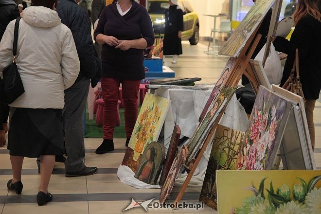 II Przegląd Twórczości Lokalnej w Galerii Bursztynowej: Malarstwo, fotografia, grafika [11.10.2015] - zdjęcie #55 - eOstroleka.pl