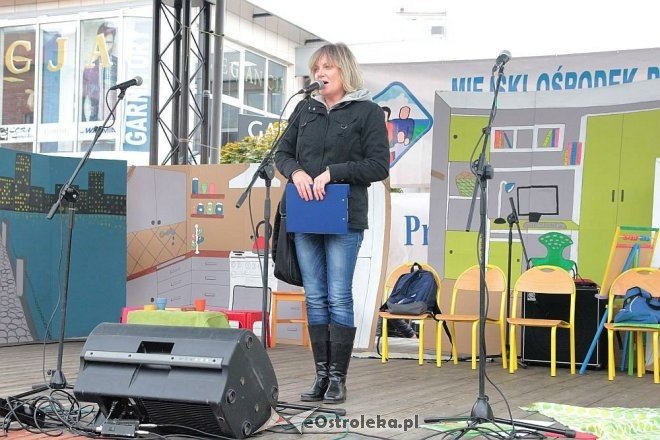 Ostrołęka: Miejskie obchody Międzynarodowego Dnia Walki z Ubóstwem [16.10.2015] - zdjęcie #4 - eOstroleka.pl