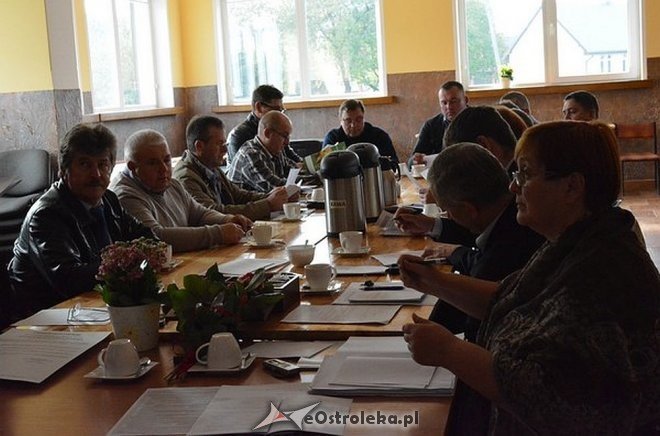 XII sesja Rady Gminy: Ponad 3 mln na projekty drogowe [16.10.2015] - zdjęcie #2 - eOstroleka.pl