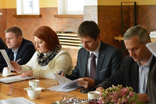XII sesja Rady Gminy: Ponad 3 mln na projekty drogowe [16.10.2015] - zdjęcie #4 - eOstroleka.pl