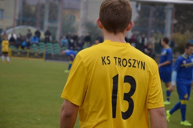 Korona Ostrołęka - KS CK Troszyn [17.10.2015] - zdjęcie #27 - eOstroleka.pl