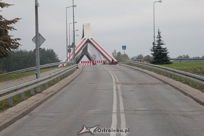 Nowy most otwarty dla ruchu. Wcześniej niż zapowiadano [19.10.2015] - zdjęcie #18 - eOstroleka.pl