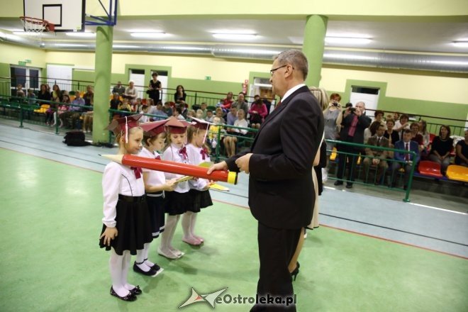 Pasowanie na ucznia w Szkole Podstawowej w Rzekuniu [29.10.2015] - zdjęcie #18 - eOstroleka.pl