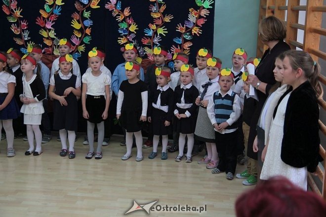 Pasowanie na „starszaka” w Szkole Podstawowej nr 5 w Ostrołęce [03.11.2015] - zdjęcie #10 - eOstroleka.pl