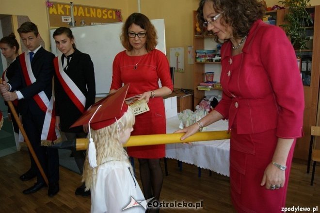 Pasowanie na „pierwszaka” w Szkole Podstawowej w Dylewie [05.11.2015] - zdjęcie #22 - eOstroleka.pl