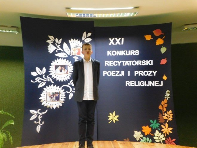 XXI  Międzyszkolny Konkurs Recytatorski Poezji i Prozy Religijnej w ostrołęckiej „dziesiątce” [07.11.2015] - zdjęcie #7 - eOstroleka.pl