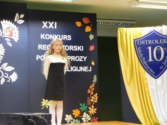 XXI  Międzyszkolny Konkurs Recytatorski Poezji i Prozy Religijnej w ostrołęckiej „dziesiątce” [07.11.2015] - zdjęcie #15 - eOstroleka.pl