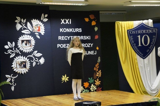 XXI  Międzyszkolny Konkurs Recytatorski Poezji i Prozy Religijnej w ostrołęckiej „dziesiątce” [07.11.2015] - zdjęcie #21 - eOstroleka.pl