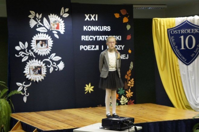 XXI  Międzyszkolny Konkurs Recytatorski Poezji i Prozy Religijnej w ostrołęckiej „dziesiątce” [07.11.2015] - zdjęcie #22 - eOstroleka.pl