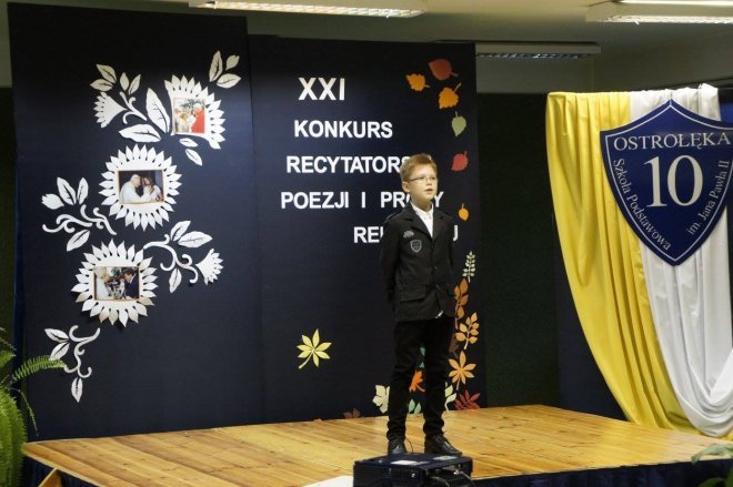 XXI  Międzyszkolny Konkurs Recytatorski Poezji i Prozy Religijnej w ostrołęckiej „dziesiątce” [07.11.2015] - zdjęcie #26 - eOstroleka.pl