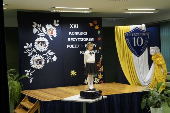XXI  Międzyszkolny Konkurs Recytatorski Poezji i Prozy Religijnej w ostrołęckiej „dziesiątce” [07.11.2015] - zdjęcie #31 - eOstroleka.pl