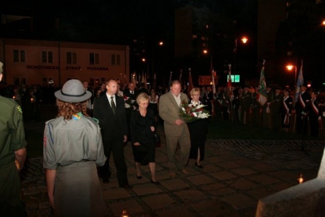 Poświęcenie Dębów Katyńskich wokół Pomnika Ofiar Terroru Komunistycznego (17.09.09) - zdjęcie #5 - eOstroleka.pl