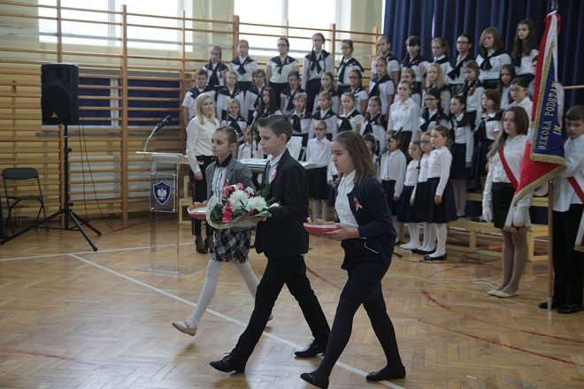 Ostrołęcka „szóstka” obchodziła święto swojego patrona [10.11.2015] - zdjęcie #16 - eOstroleka.pl