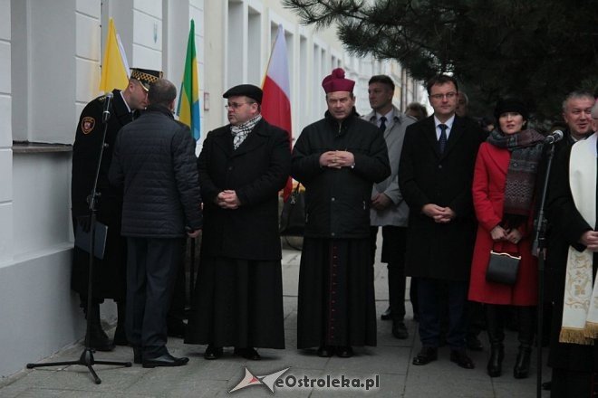 Odsłonięcie tablicy upamiętniającej dzień patrona Ostrołęki, św. Jana Pawła II [15.11.2015] - zdjęcie #3 - eOstroleka.pl