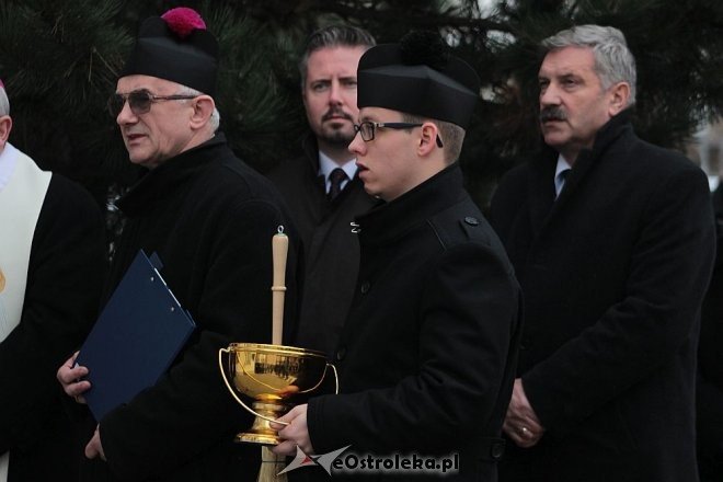 Odsłonięcie tablicy upamiętniającej dzień patrona Ostrołęki, św. Jana Pawła II [15.11.2015] - zdjęcie #14 - eOstroleka.pl