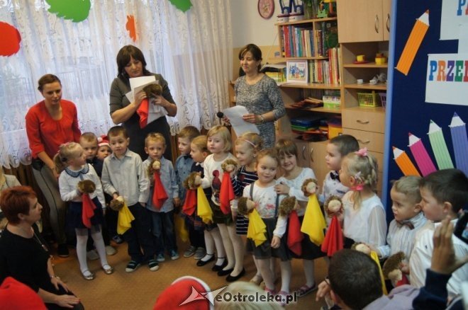Pasowanie na przedszkolaka w Olszewie-Borkach [16.11.2015] - zdjęcie #7 - eOstroleka.pl