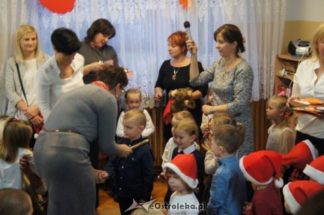 Pasowanie na przedszkolaka w Olszewie-Borkach [16.11.2015] - zdjęcie #23 - eOstroleka.pl
