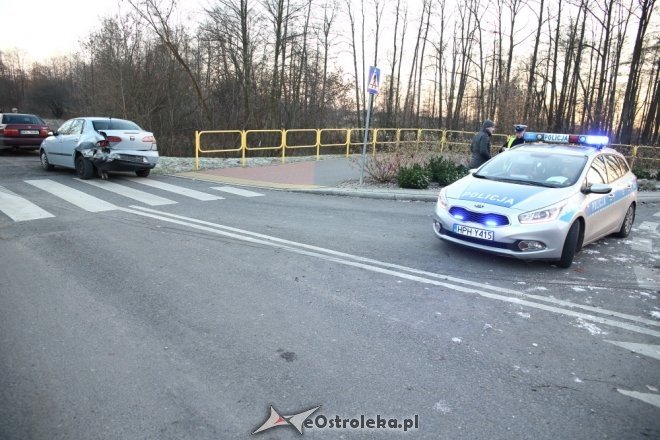 Wypadek na Warszawskiej. Pijany 26-latek w audi staranował dwa inne pojazdy [25.11.2015] - zdjęcie #14 - eOstroleka.pl
