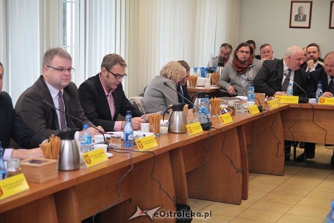 XVIII sesja Rady Miasta w Ostrołęce [26.11.2015] - zdjęcie #9 - eOstroleka.pl