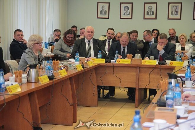 XVIII sesja Rady Miasta w Ostrołęce [26.11.2015] - zdjęcie #20 - eOstroleka.pl