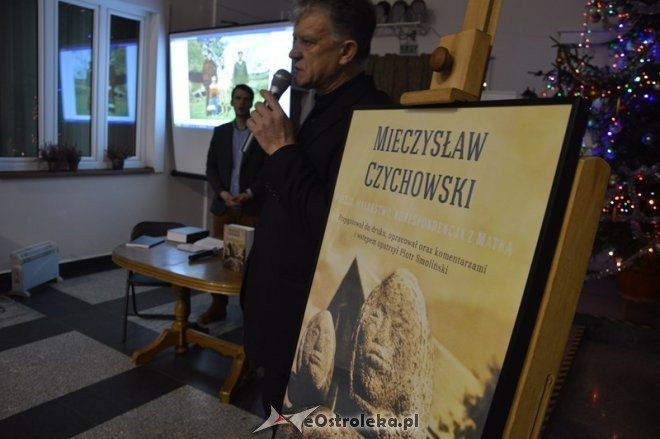 Piotr Smoliński w Muzeum Kultury Kurpiowskiej [28.11.2015] - zdjęcie #36 - eOstroleka.pl